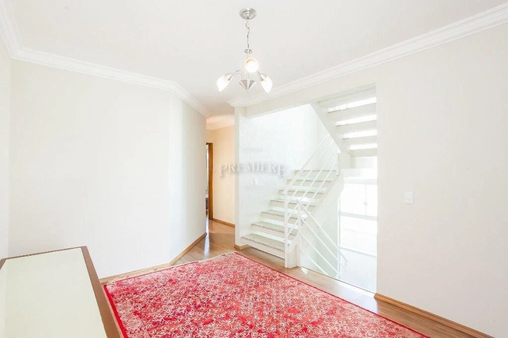 4-bedroom house with a walk-in closet in Curitiba — photo 41