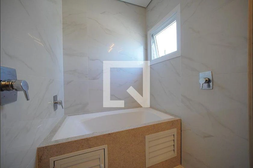 3-bedroom apartment with a water view in Florianópolis — photo 24