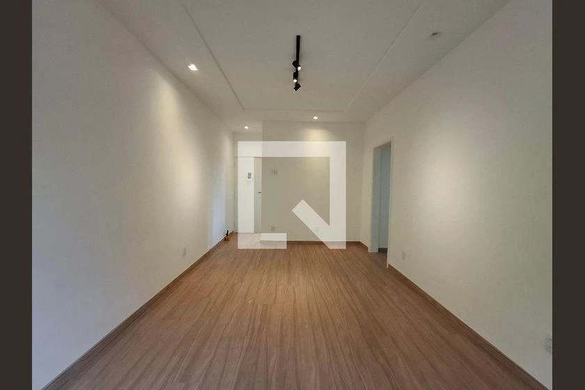 Wood or laminate floors in a 2-bedroom apartment, 68 m² — photo 22