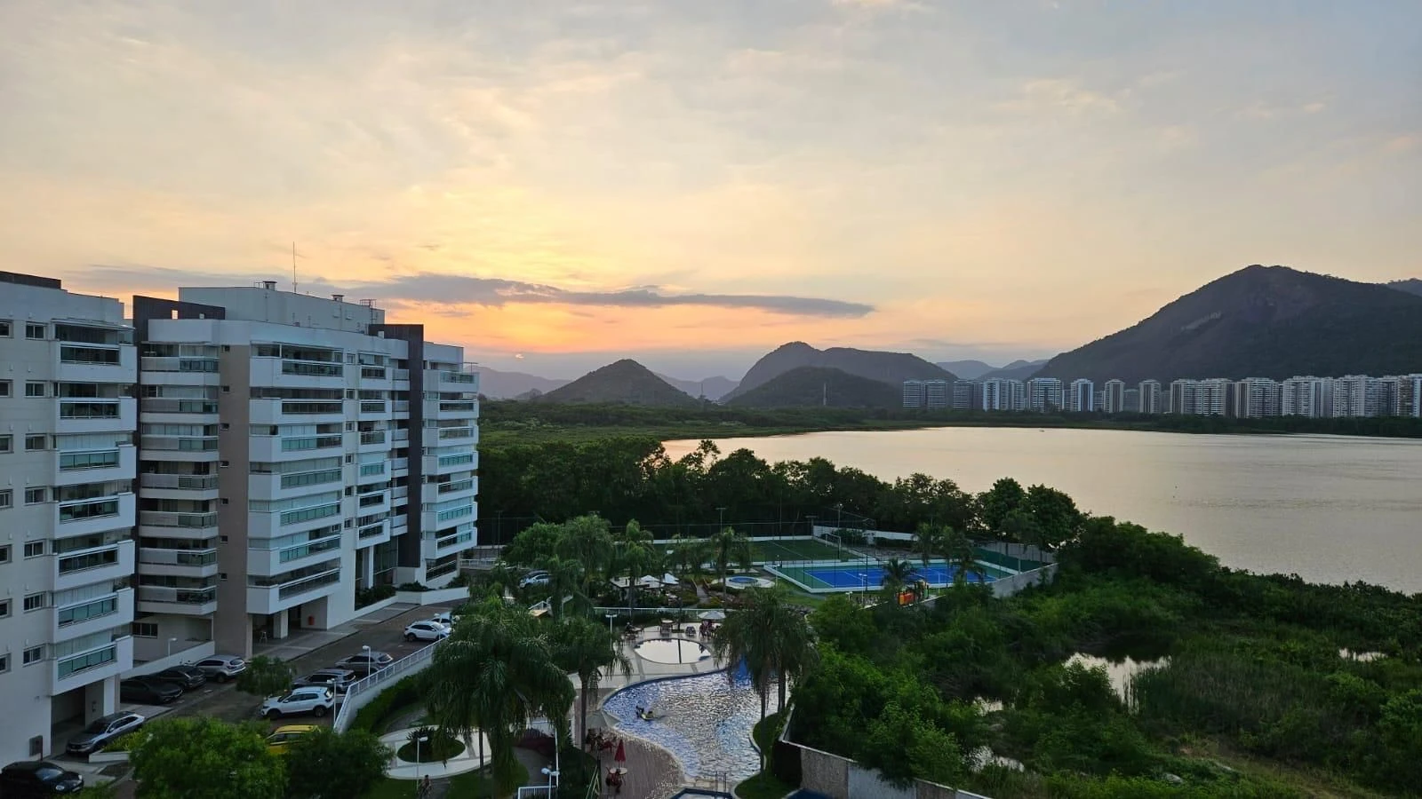Water view in a 3-bedroom apartment, 85 m² — photo 31