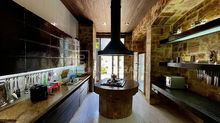 Casa sin amueblar con 4 dormitorios y cocina a gas — photo 5