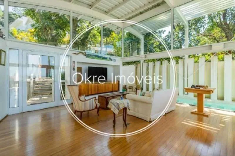 Furnished 644 m² house with 4 bedrooms and 7 bathrooms — photo 3