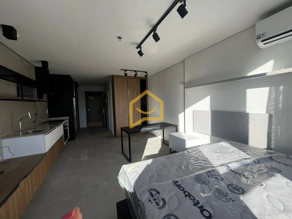 Studio of 36 m² with an open-plan kitchen — photo 7