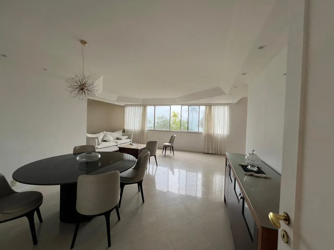 Apartamento mobiliado com 2 quartos e 3 banheiros — photo 4