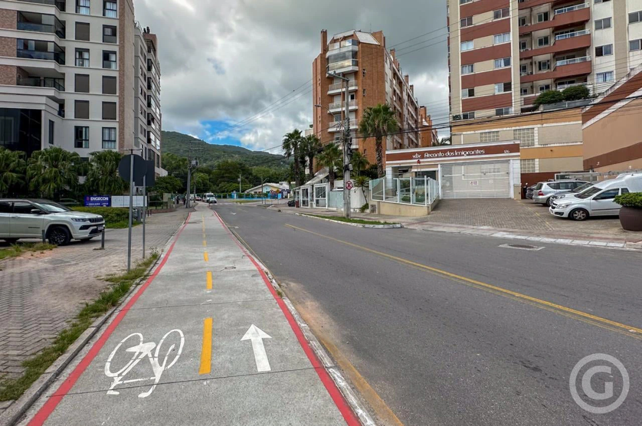 Apartamento de 93 m² con 3 dormitorios y balcón — photo 4