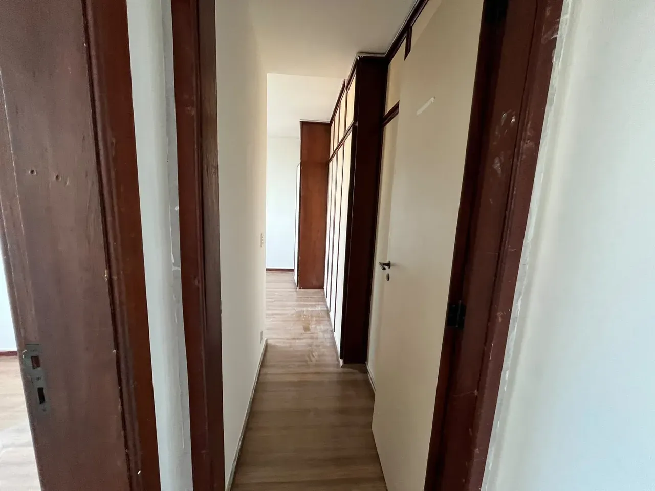 Apartment on the 10th floor with wood or laminate floors — photo 16