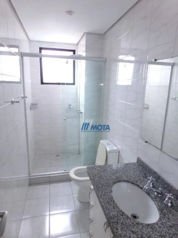 3-bedroom apartment with a bathtub — photo 36
