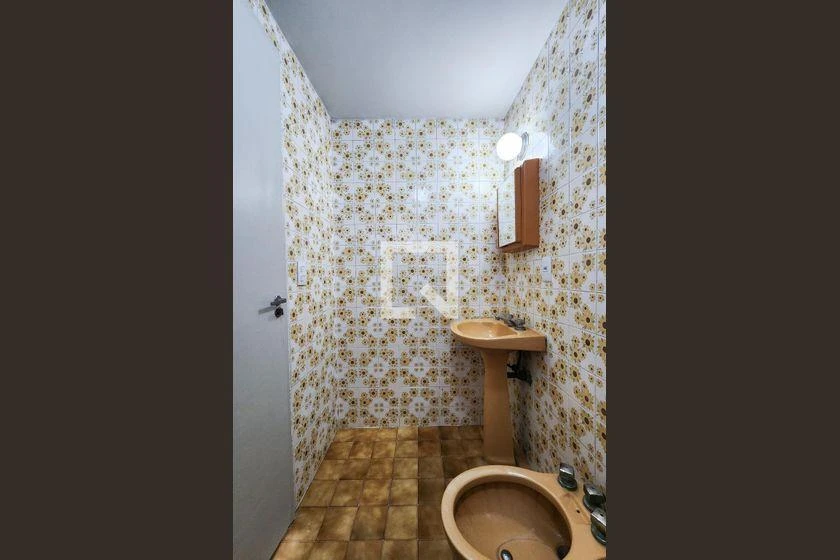 2-bedroom apartment in a building with a pool — photo 21