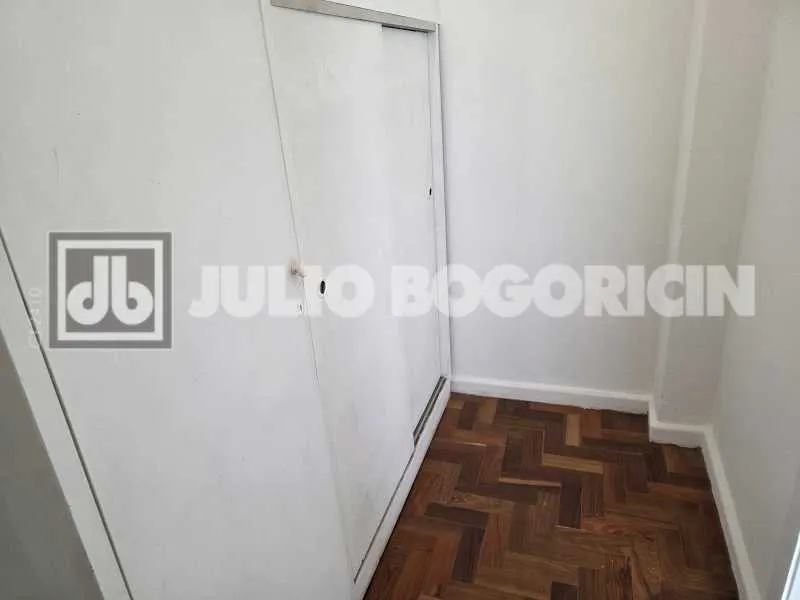 Apartment, 91 m², with wood or laminate floors — photo 17