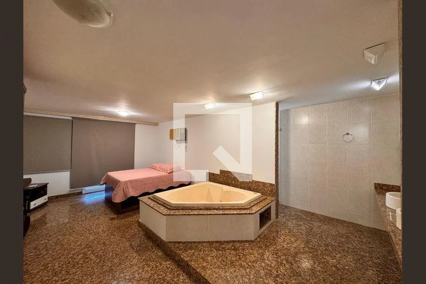 4 quartos e banheira: apartamento de 233 m² — photo 32