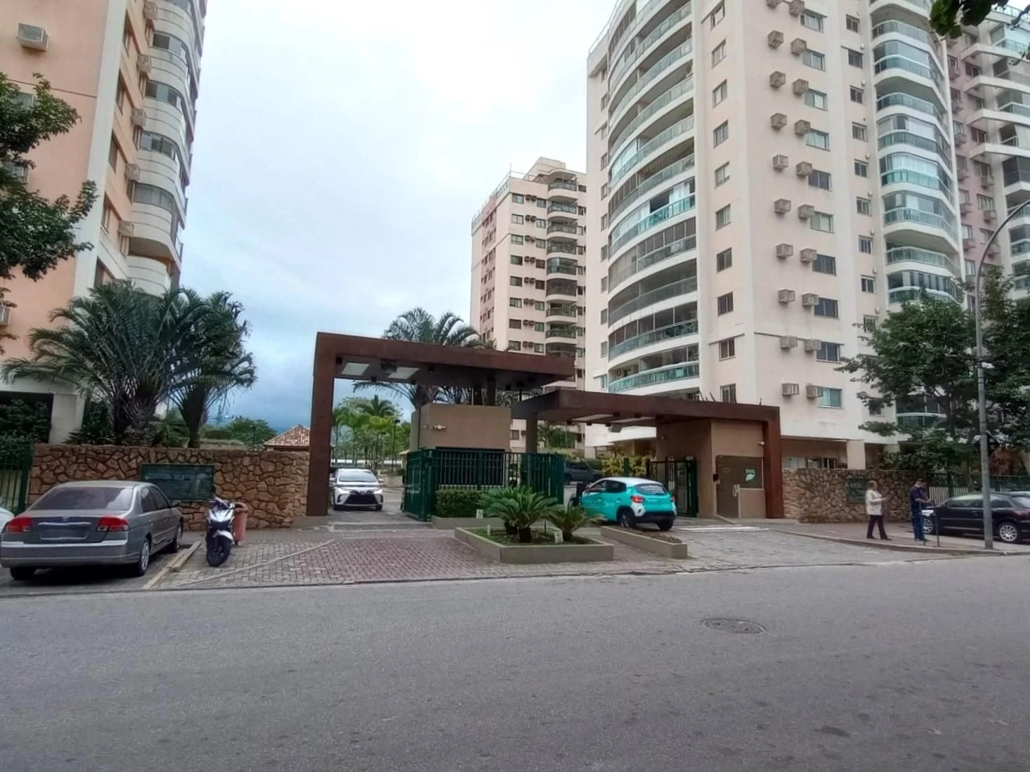 Furnished 3-bedroom apartment with 2 bathrooms — photo 52