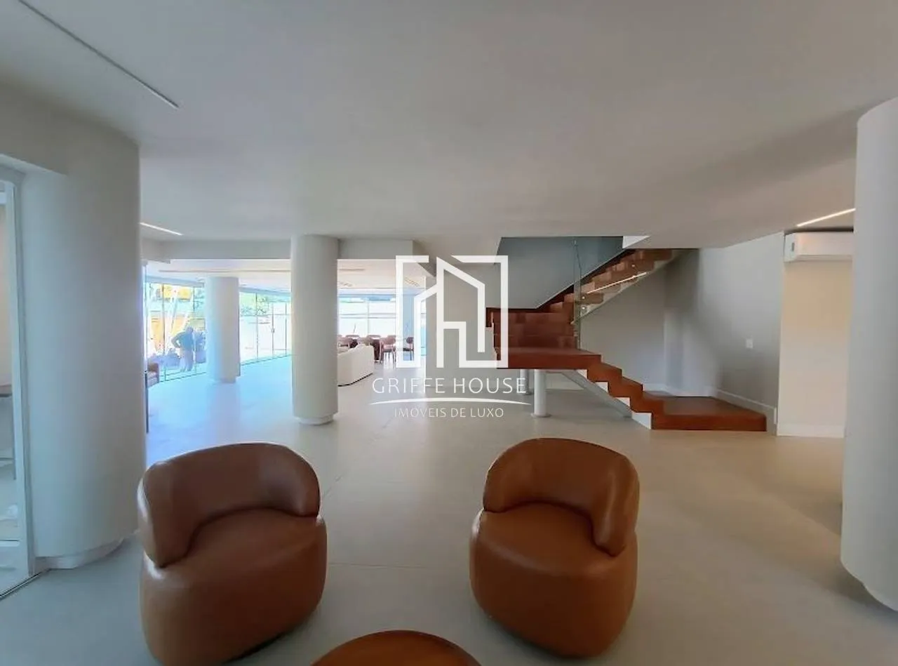 House with 5 bedrooms and 5 bathrooms, open-plan kitchen — photo 4