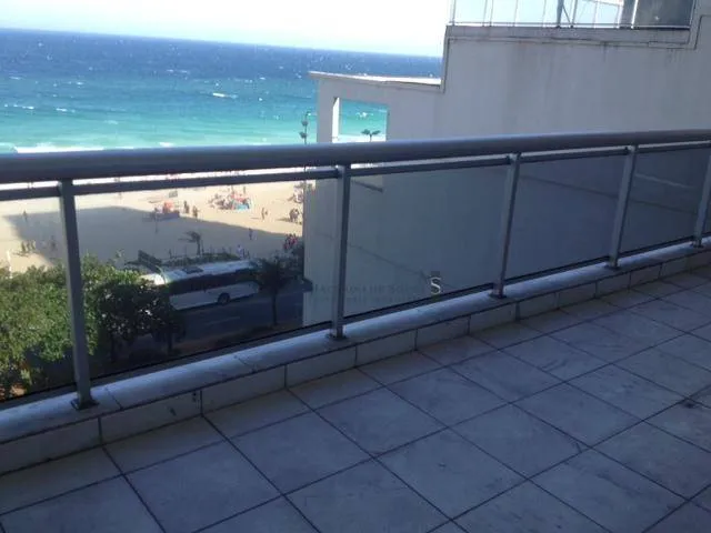 Water view in a 4-bedroom apartment, 350 m² — photo 21
