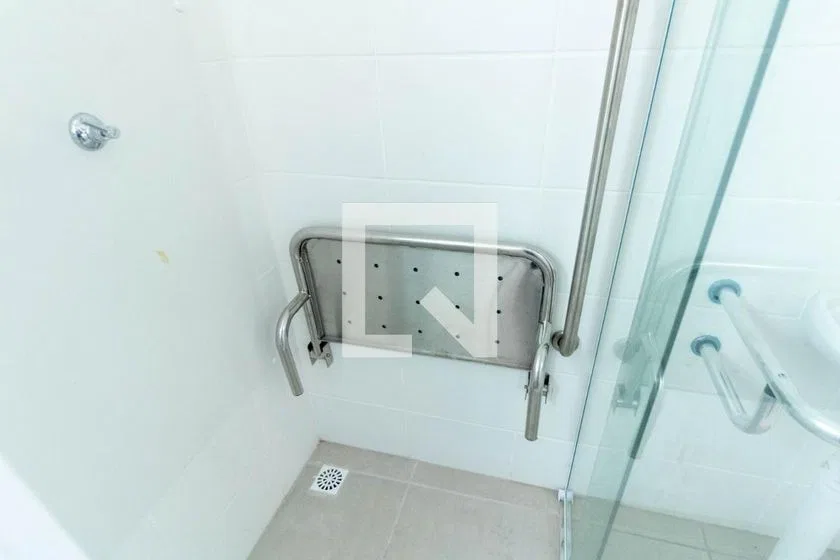 Apartamento de 46 m² com 2 quartos e cozinha fechada — photo 24
