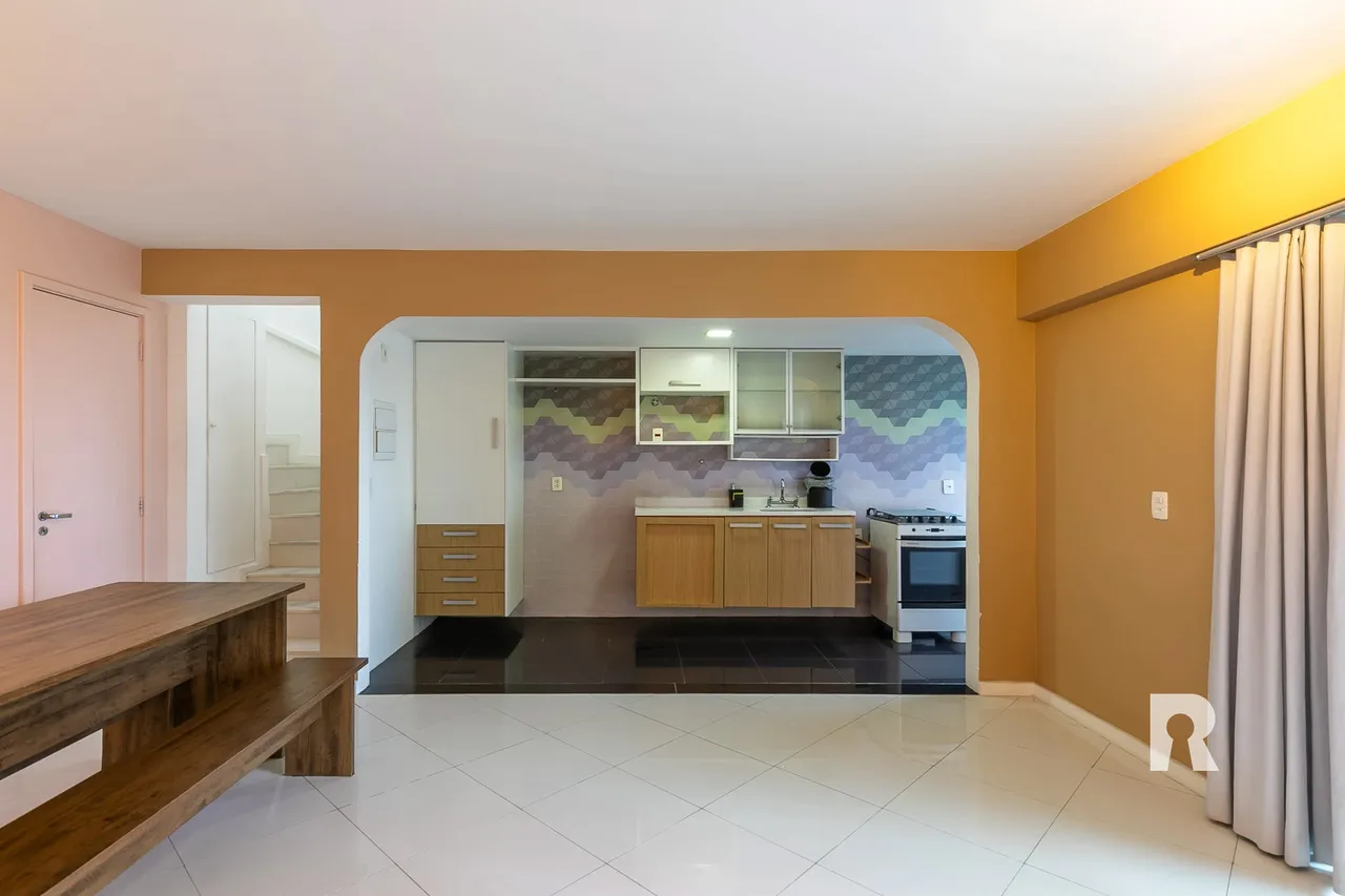 Floor-to-ceiling windows in a 2-bedroom apartment, 100 m² — photo 2