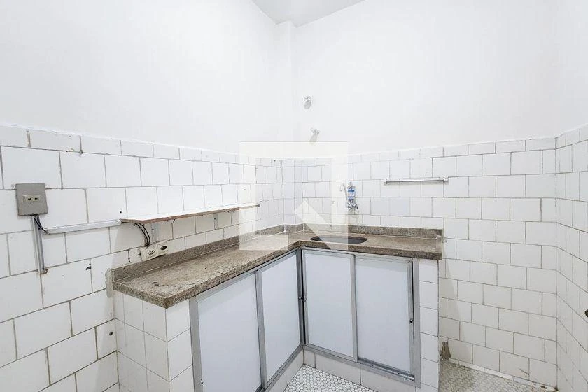 2-bedroom apartment with a bathtub — photo 2