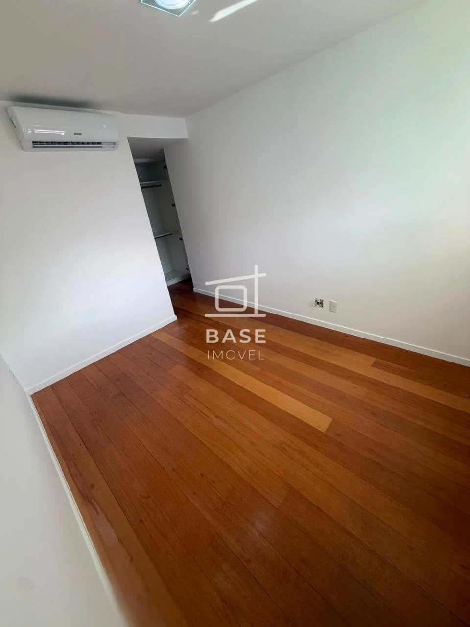 110 m² apartment with 2 suites and a balcony — photo 13