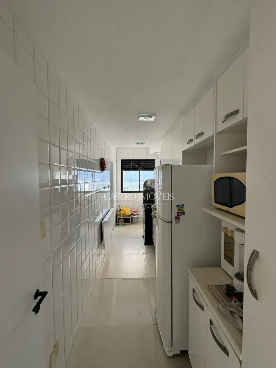 3-bedroom penthouse with 184 m² — photo 4