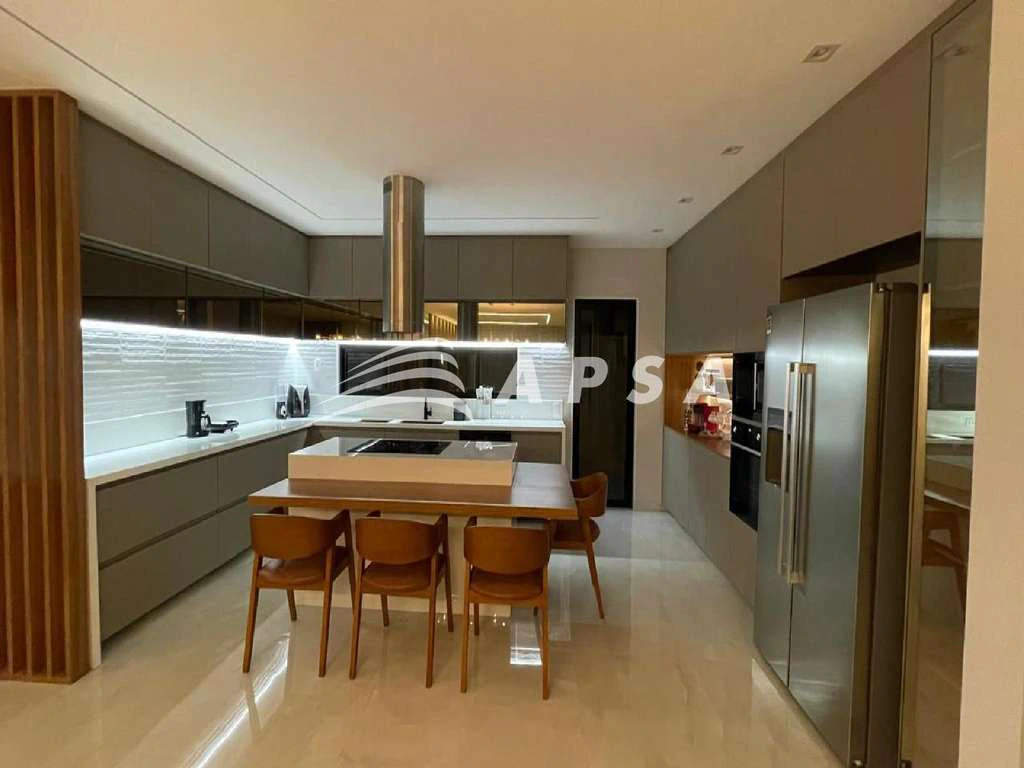 Furnished triplex house with 490 m², 5 en-suite rooms — photo 7