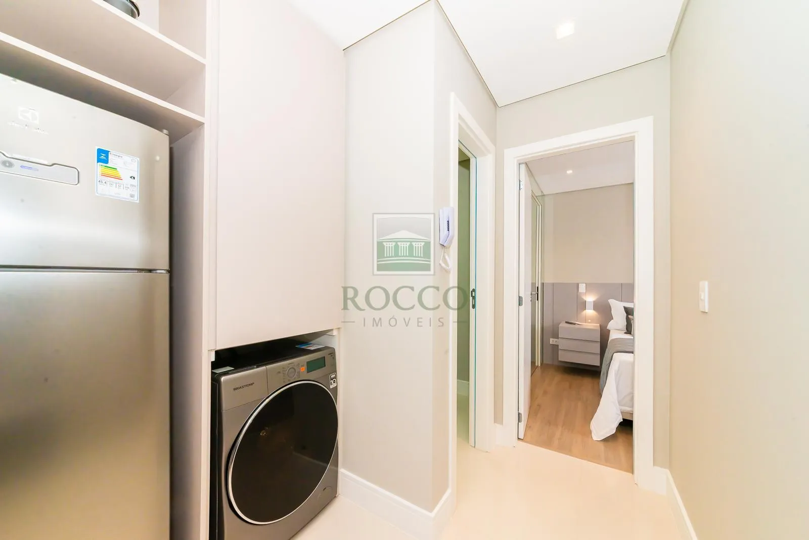 Furnished 1-bedroom apartment with 2 bathrooms — photo 11