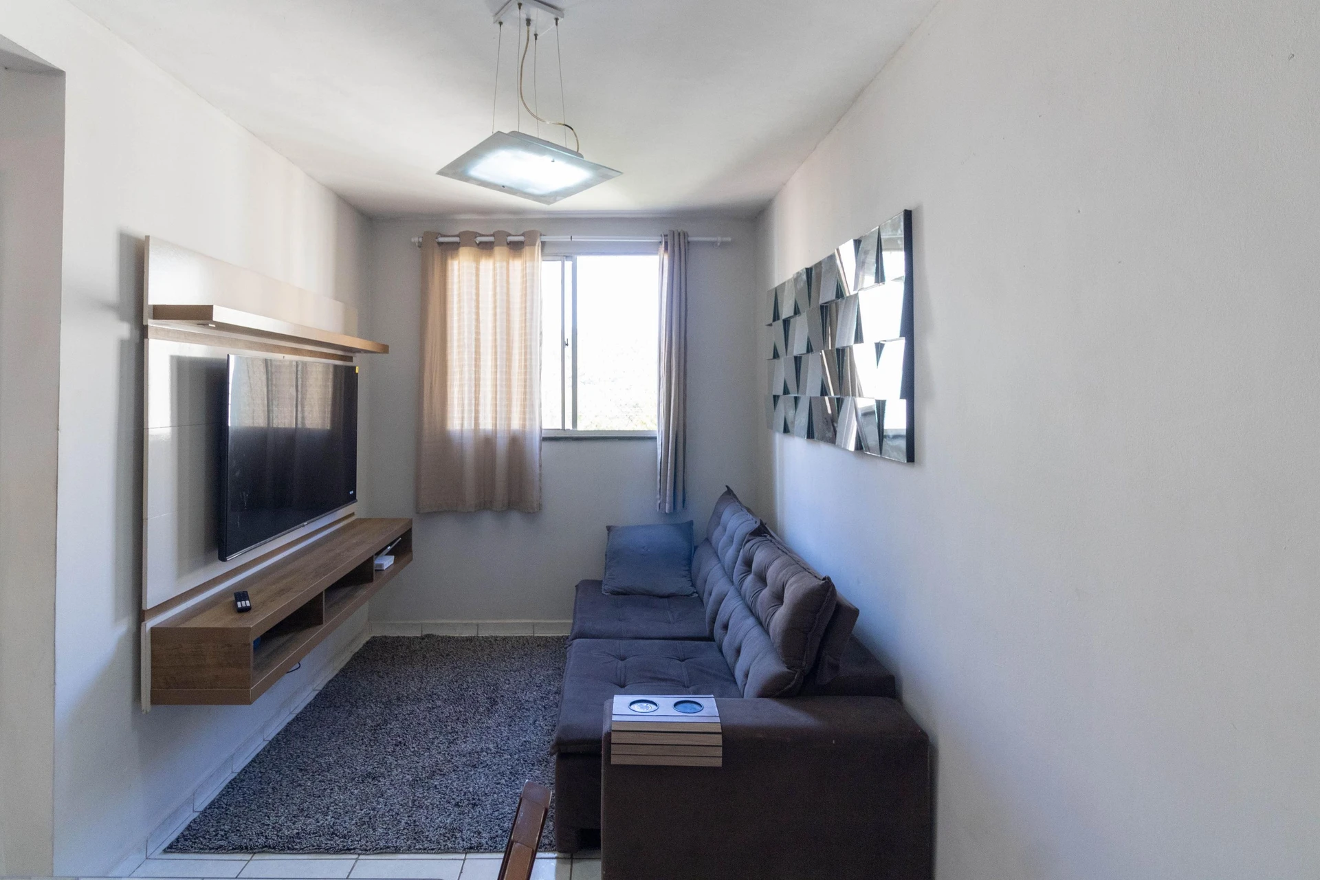 Furnished 2-bedroom apartment with condo pool — photo 22
