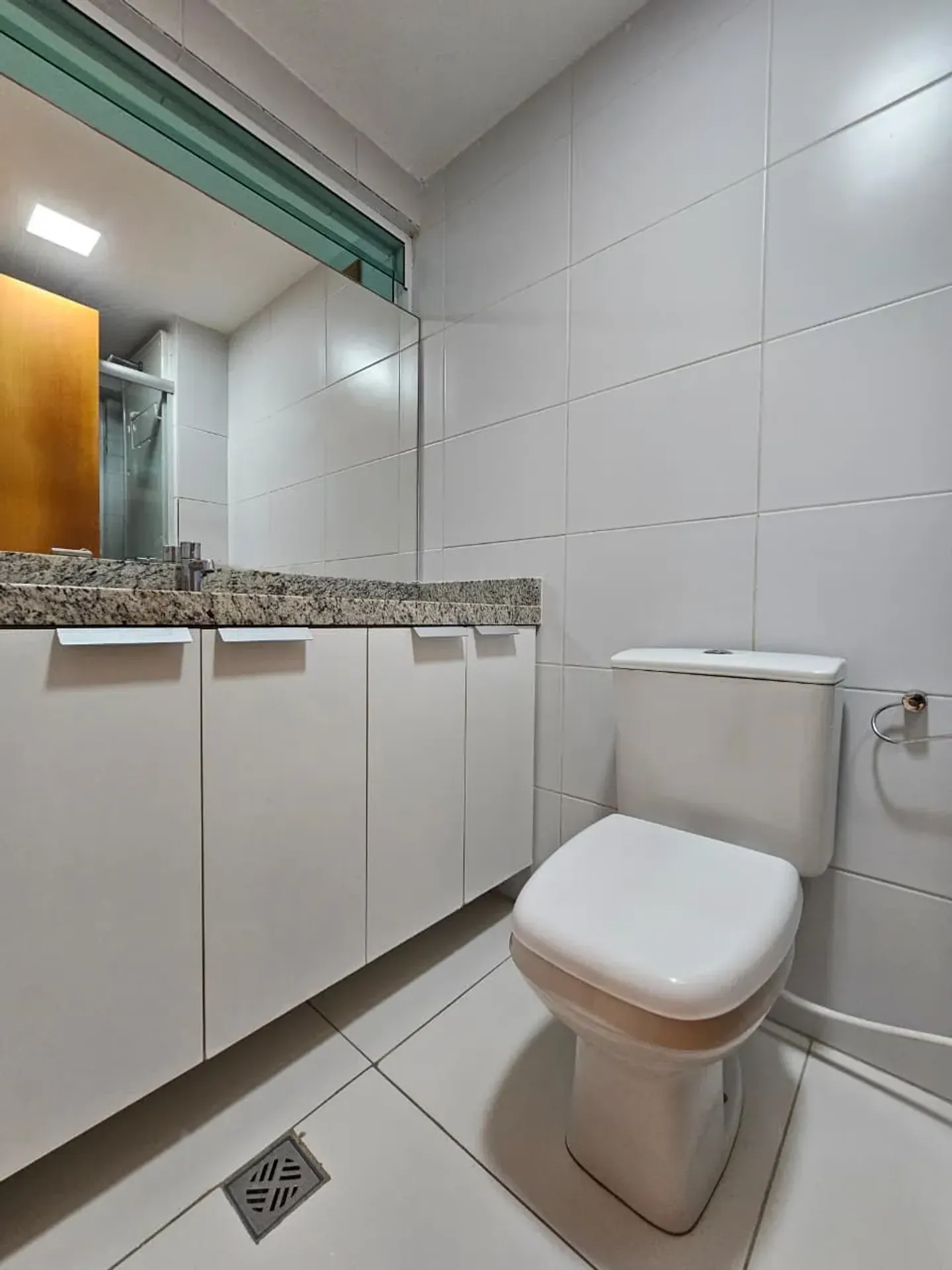 Квартира 185 м² с застеклённым балконом и гардеробной — photo 12