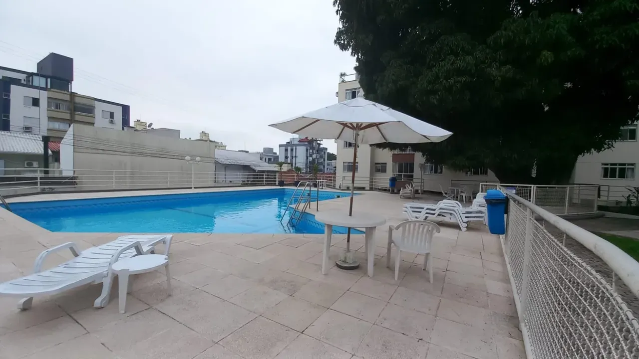 Apartment on the 4th floor with a glass-enclosed balcony — photo 11