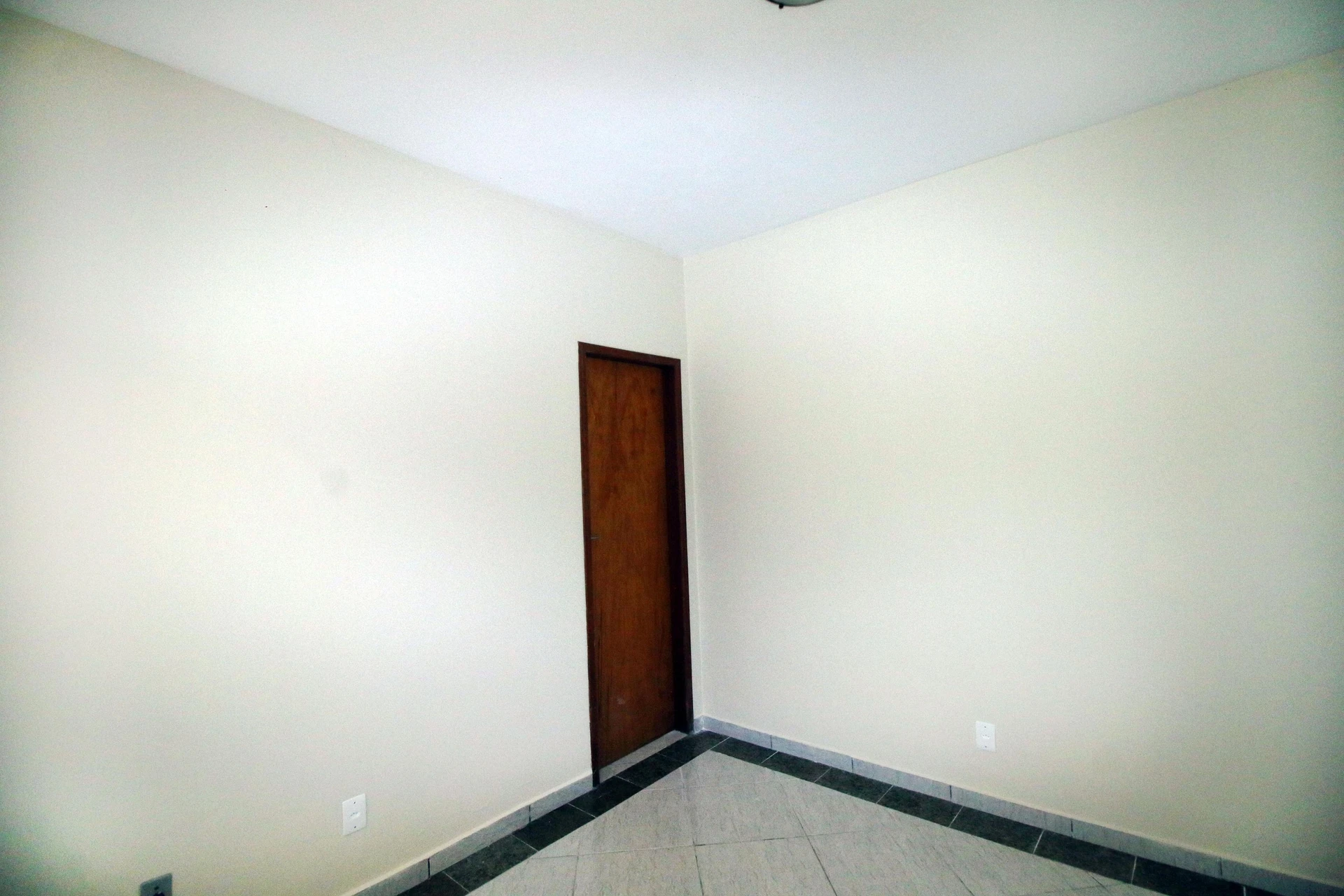 1-bedroom apartment with a balcony and laundry area — photo 15