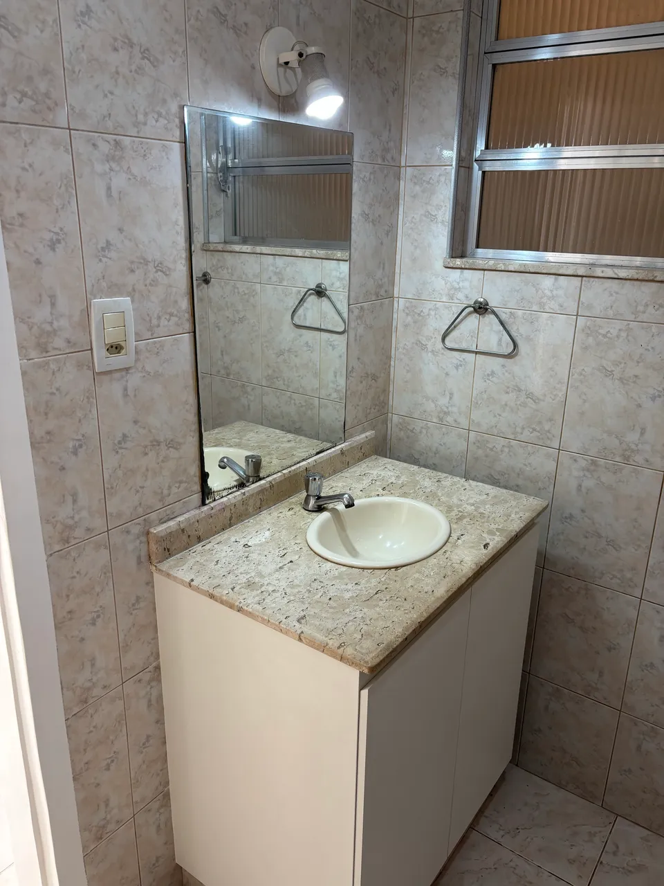 Unfurnished house with a glass shower and electric showerhead — photo 8