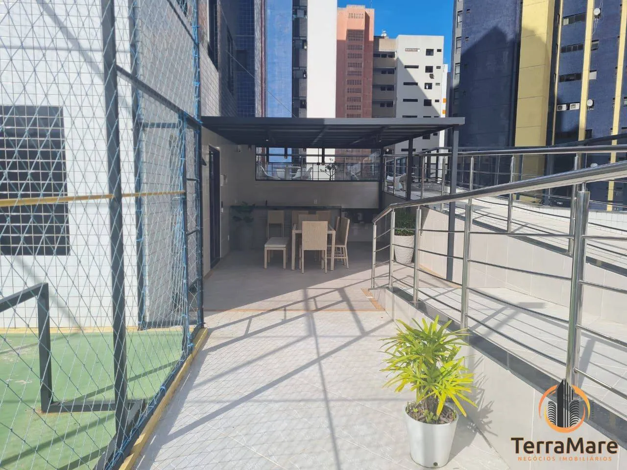 Unfurnished 100 m² apartment with 4 bedrooms and 2 en-suites — photo 50
