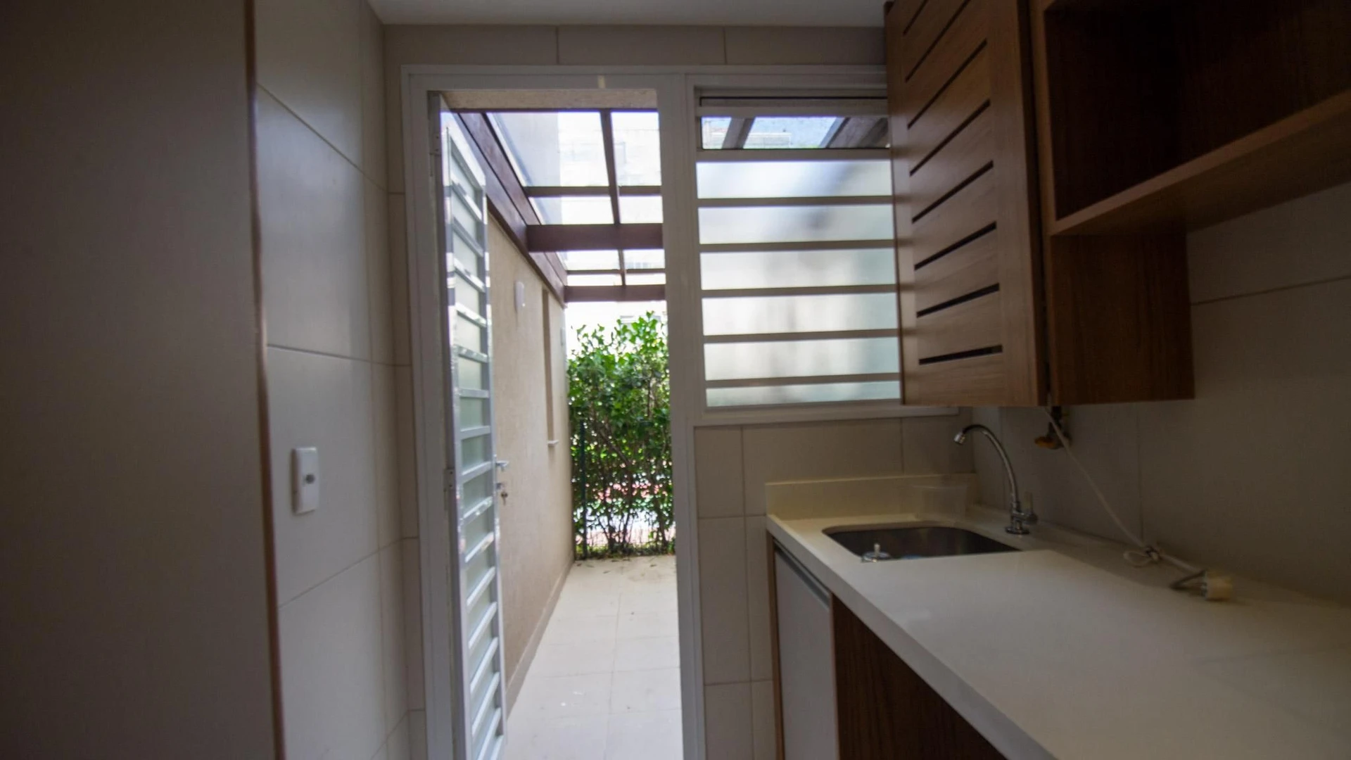 Casa de 3 dormitorios con balcón cerrado con vidrio — photo 34