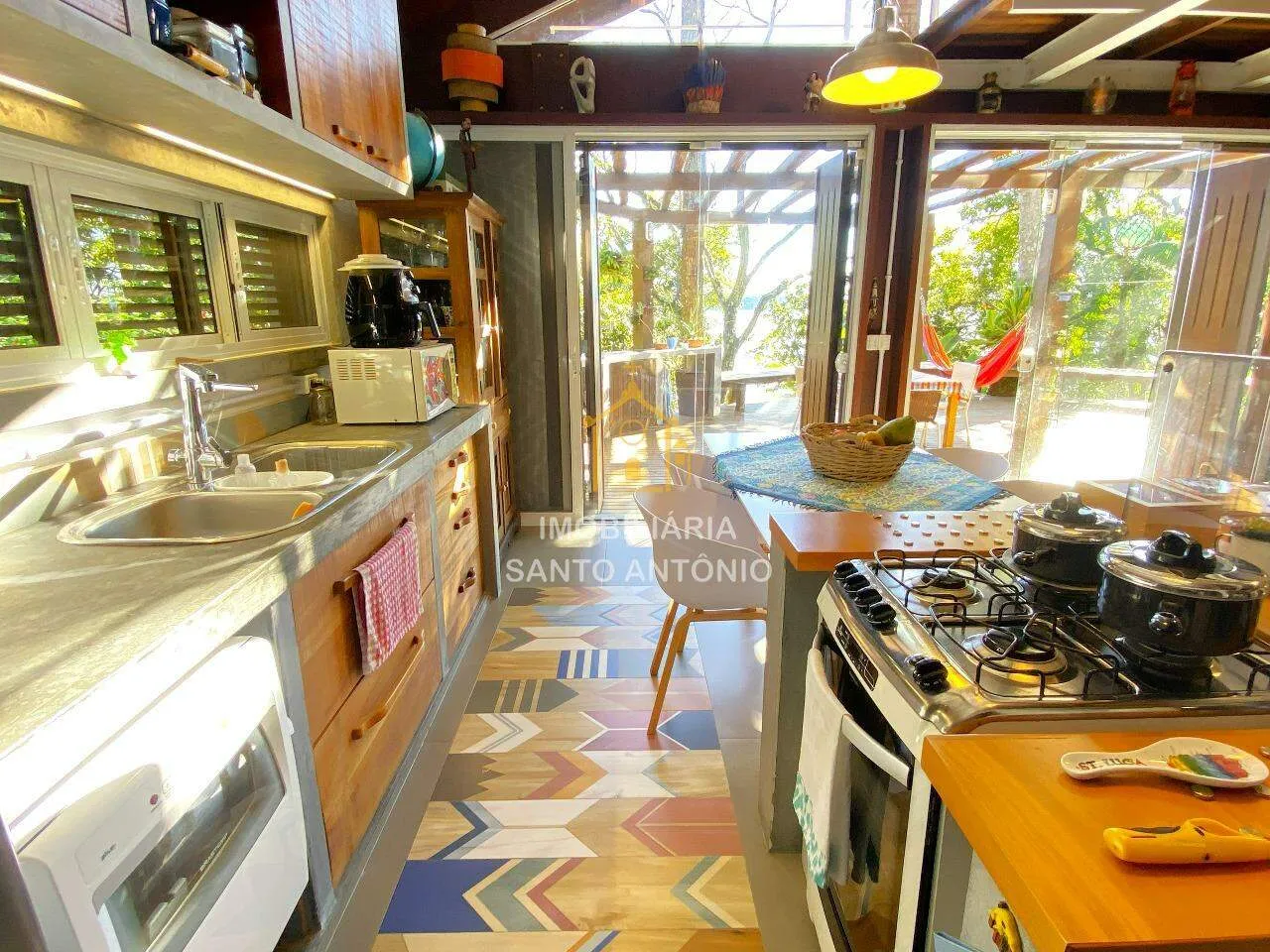 Furnished house with 2 en-suites and private BBQ — photo 24