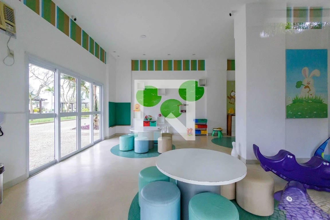 Rental apartment with 4 bedrooms and a glassed-in balcony — photo 80