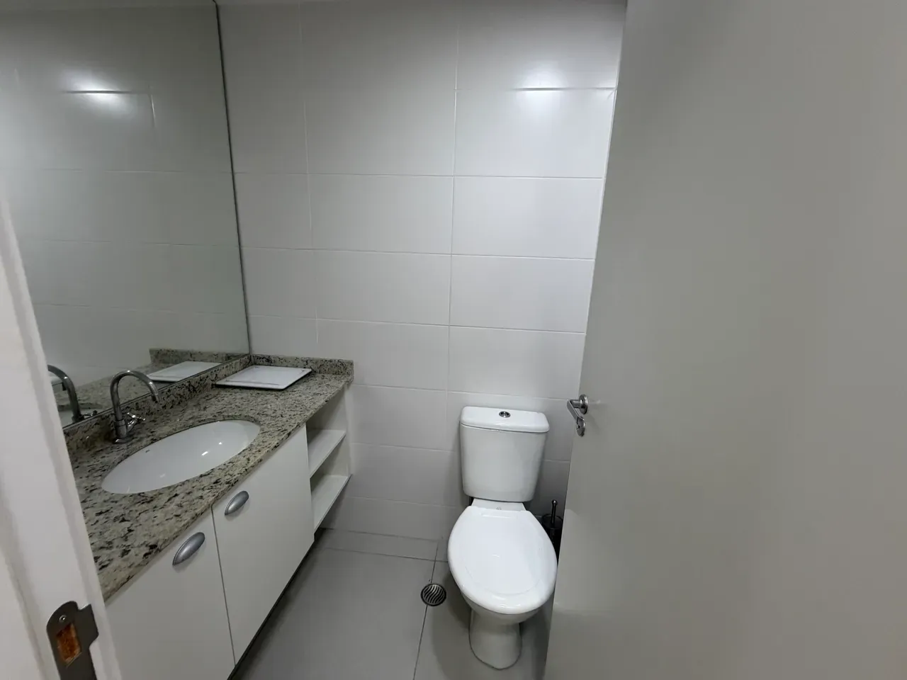 2-bedroom apartment with a washing machine — photo 8