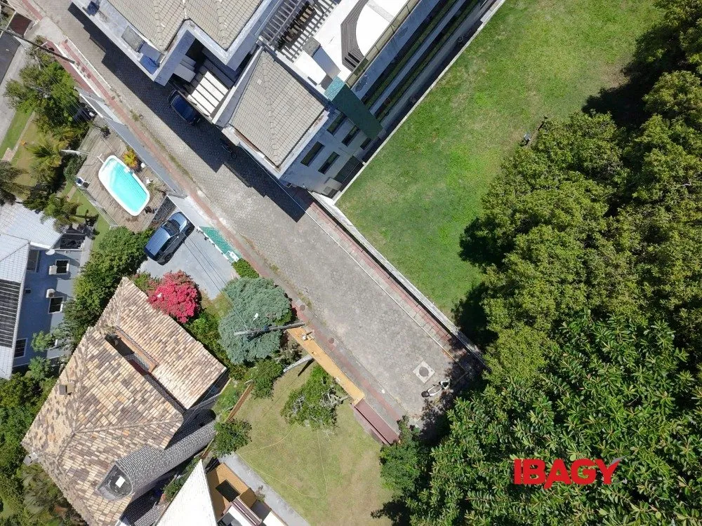 Квартира с 3 спальнями, 102 м², 1 ванная и 2 места — photo 38