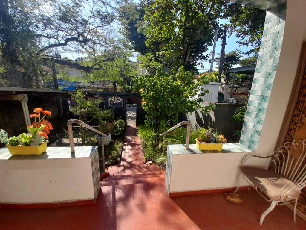 Casa mobiliada com 4 quartos e cozinha com fogão a gás — photo 4