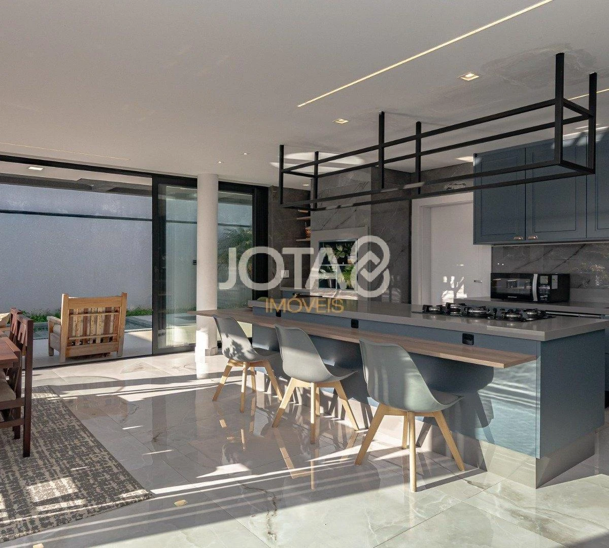 Мебльований будинок 283 м² з відкритою кухнею — photo 9