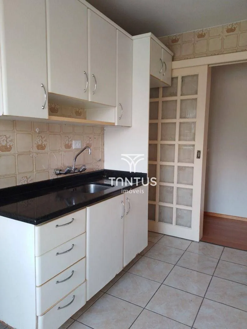 Wood or laminate floors in a 2-bedroom apartment, 58 m² — photo 3