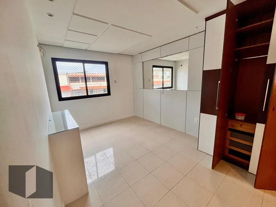 2-bedroom apartment with a home office — photo 4