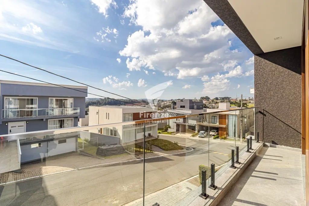 Furnished house with 4 bedrooms and 320 m² — photo 11