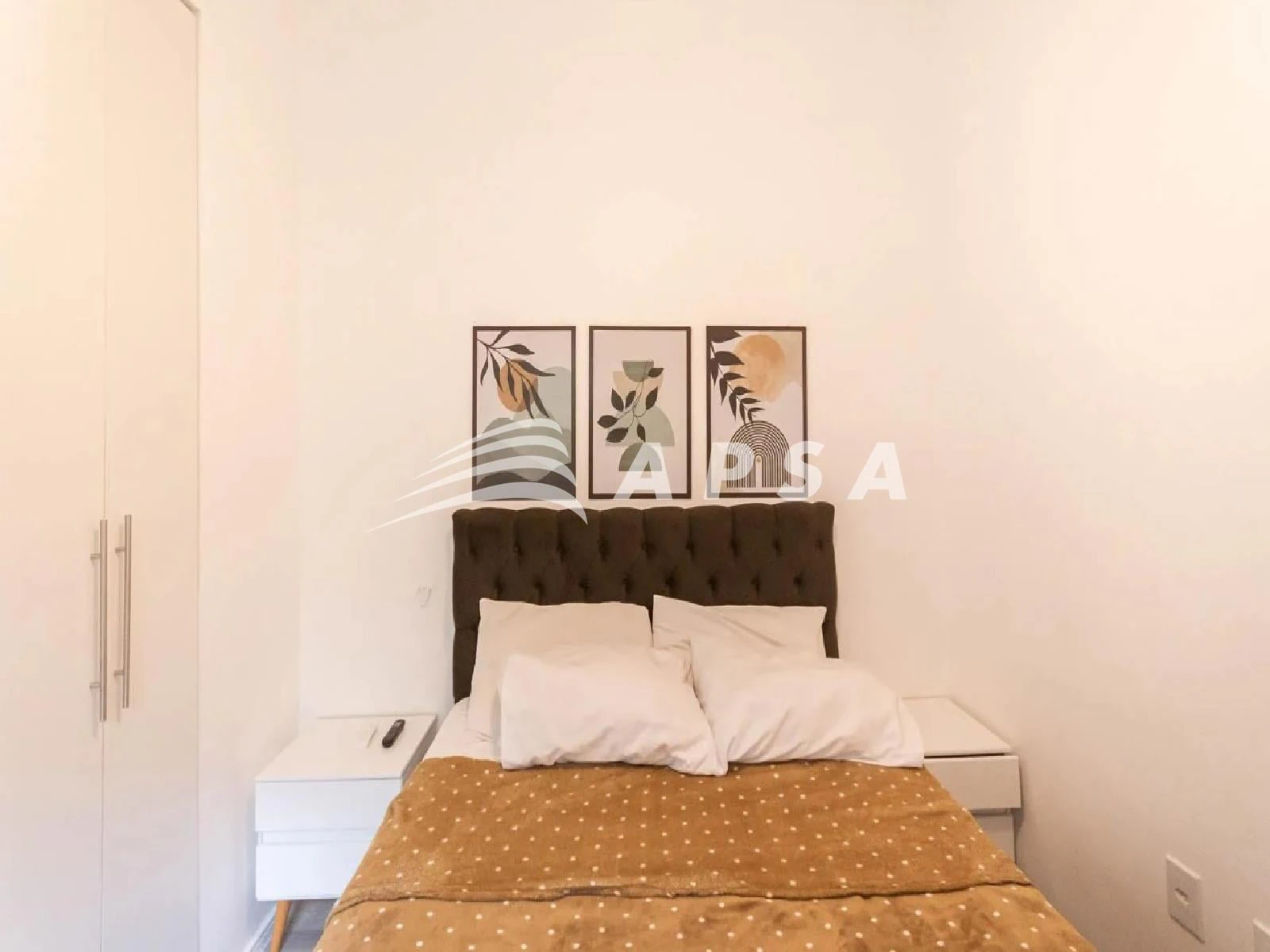 Furnished 1-bedroom apartment with a private BBQ area — photo 3