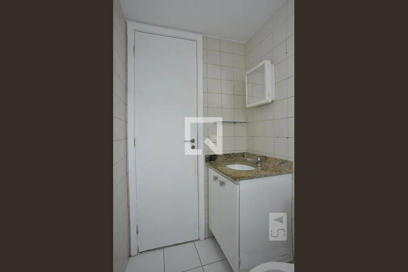 Apartamento de 2 quartos em condomínio com piscina — photo 9
