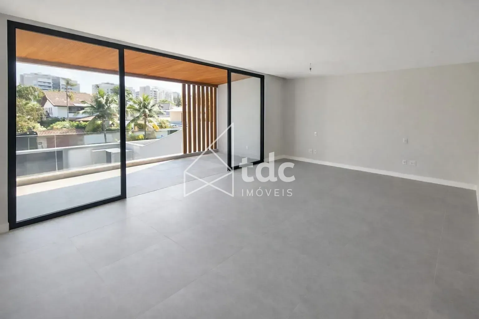 House, 510 m², with a grill on the balcony — photo 9
