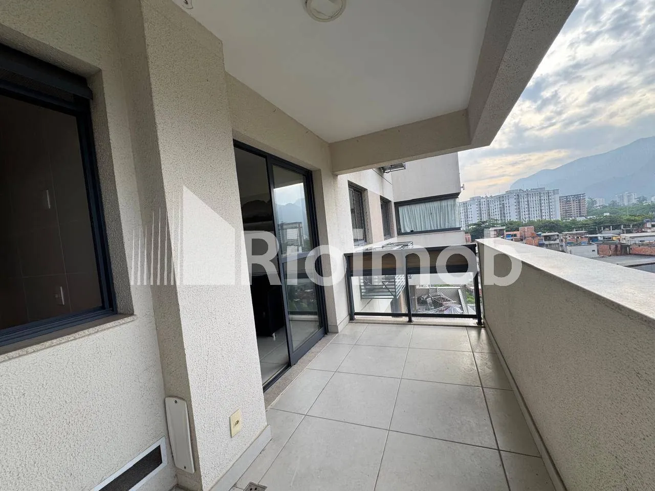 2-bedroom apartment with a mountain view — photo 5