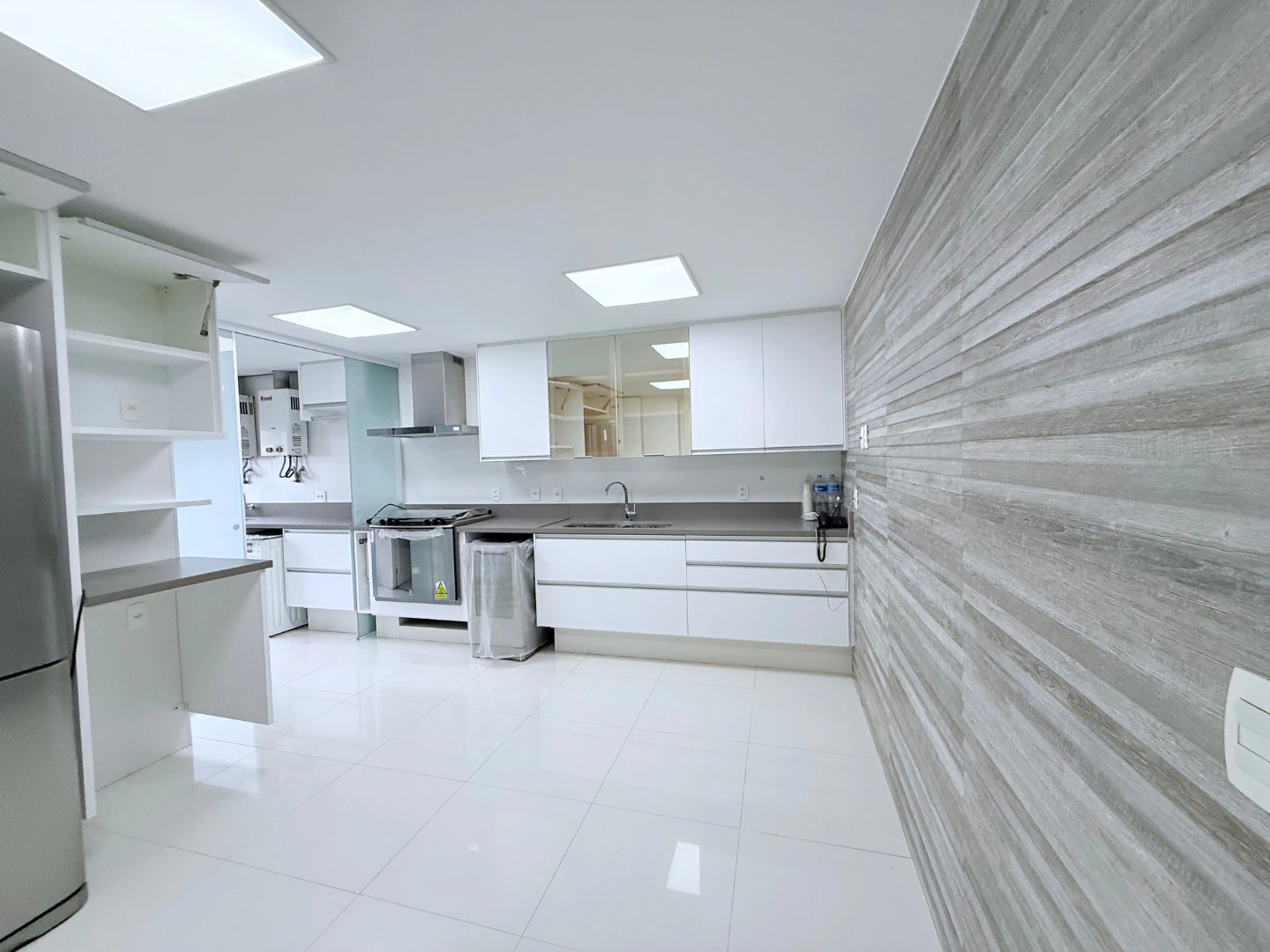 4-bedroom apartment with a washing machine in Rio de Janeiro — photo 16