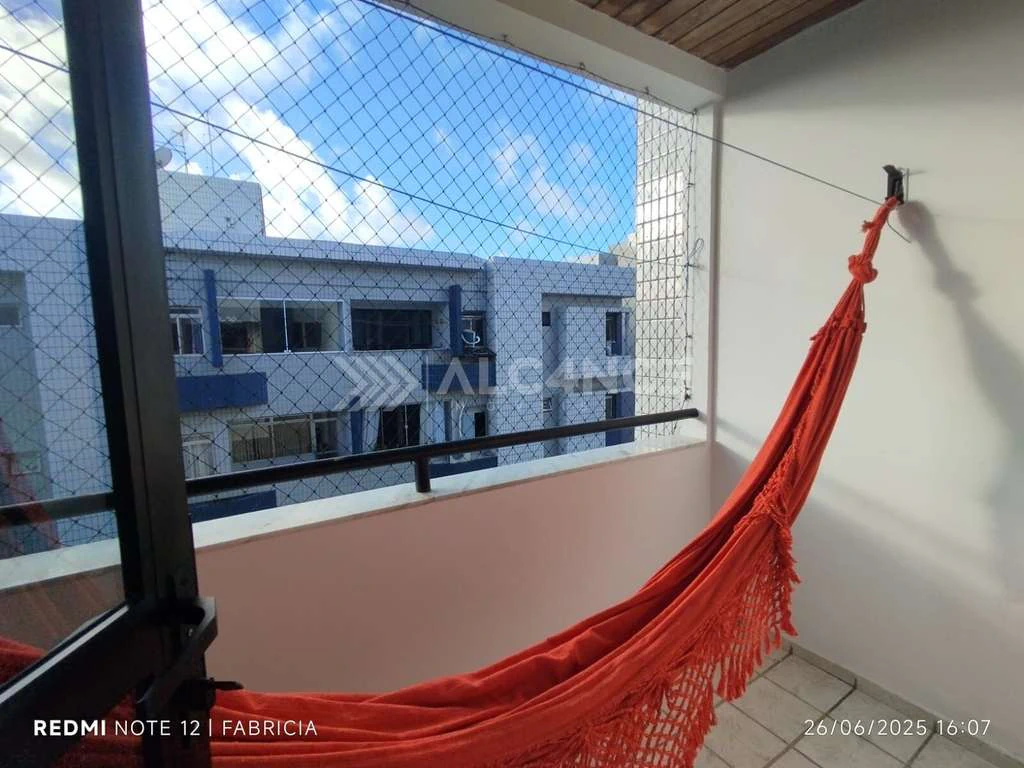 3-bedroom apartment with 2 en-suite bathrooms and balcony — photo 4
