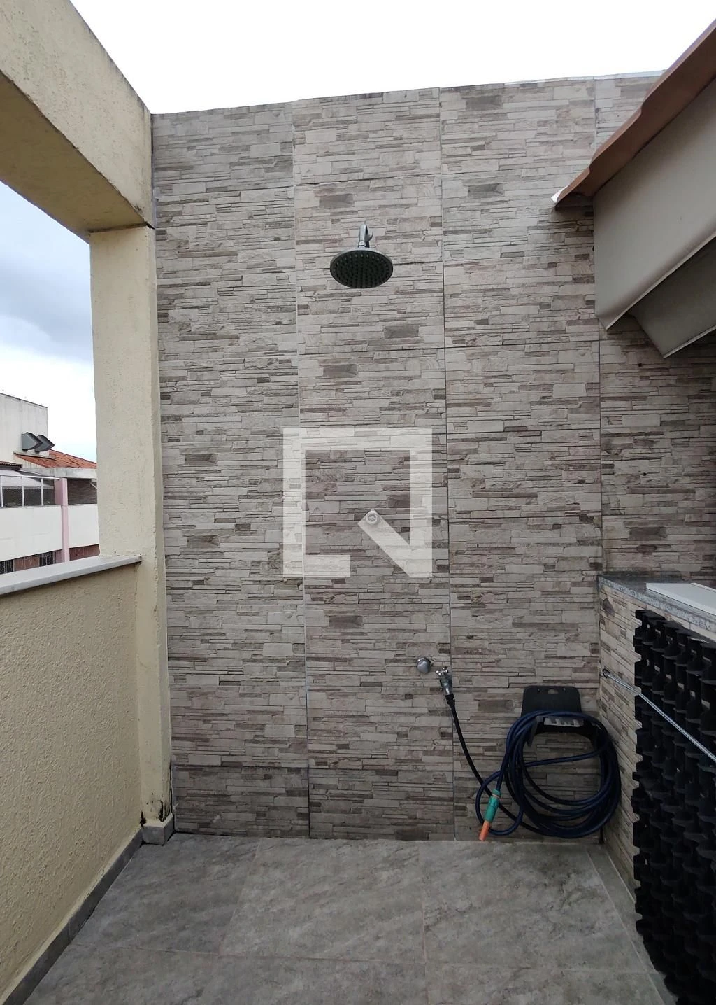 Glass-enclosed balcony in a 3-bedroom apartment, 155 m² — photo 88