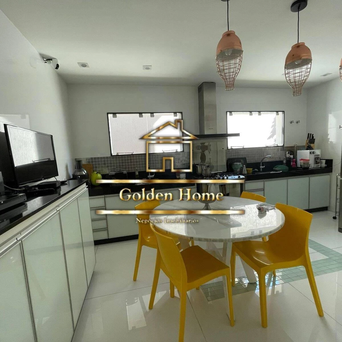 Triplex house with open-plan kitchen and living — photo 2