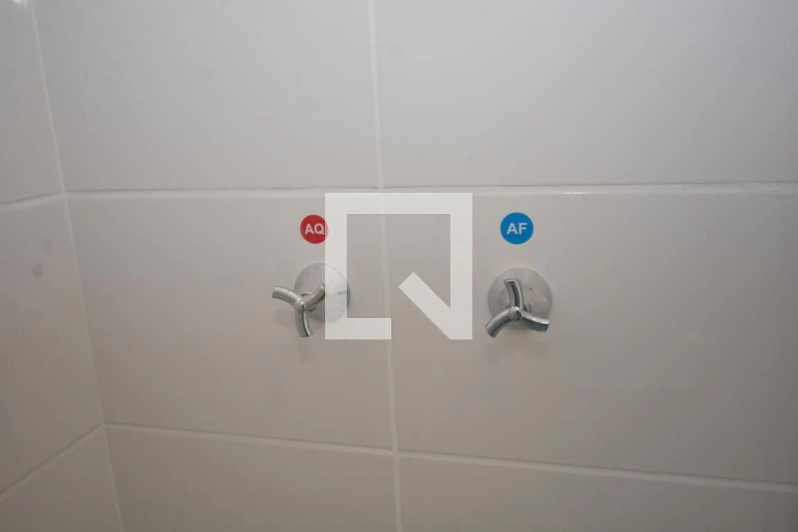 Washing machine in a one-bedroom apartment, 33 m² — photo 32