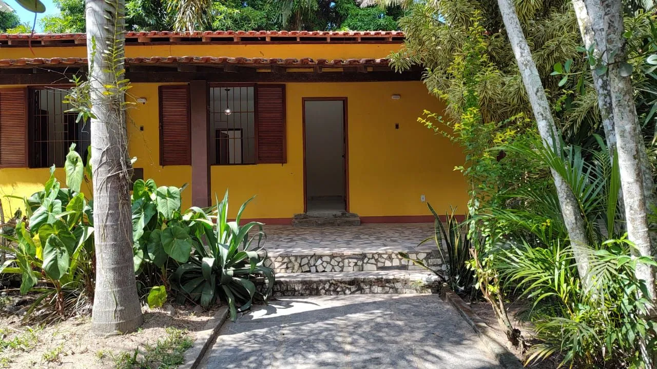 Unfurnished house with 3 bedrooms and 2 parking spots